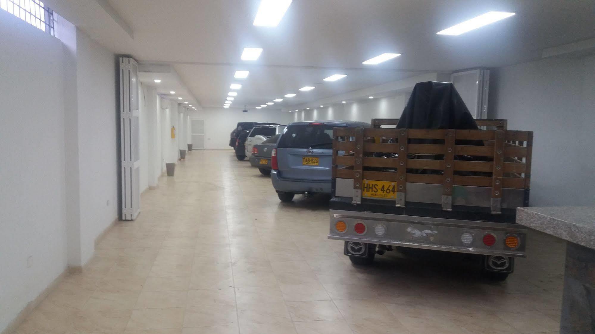 Ayenda 1501 Metropolitana Plaza Hotell Bucaramanga Eksteriør bilde